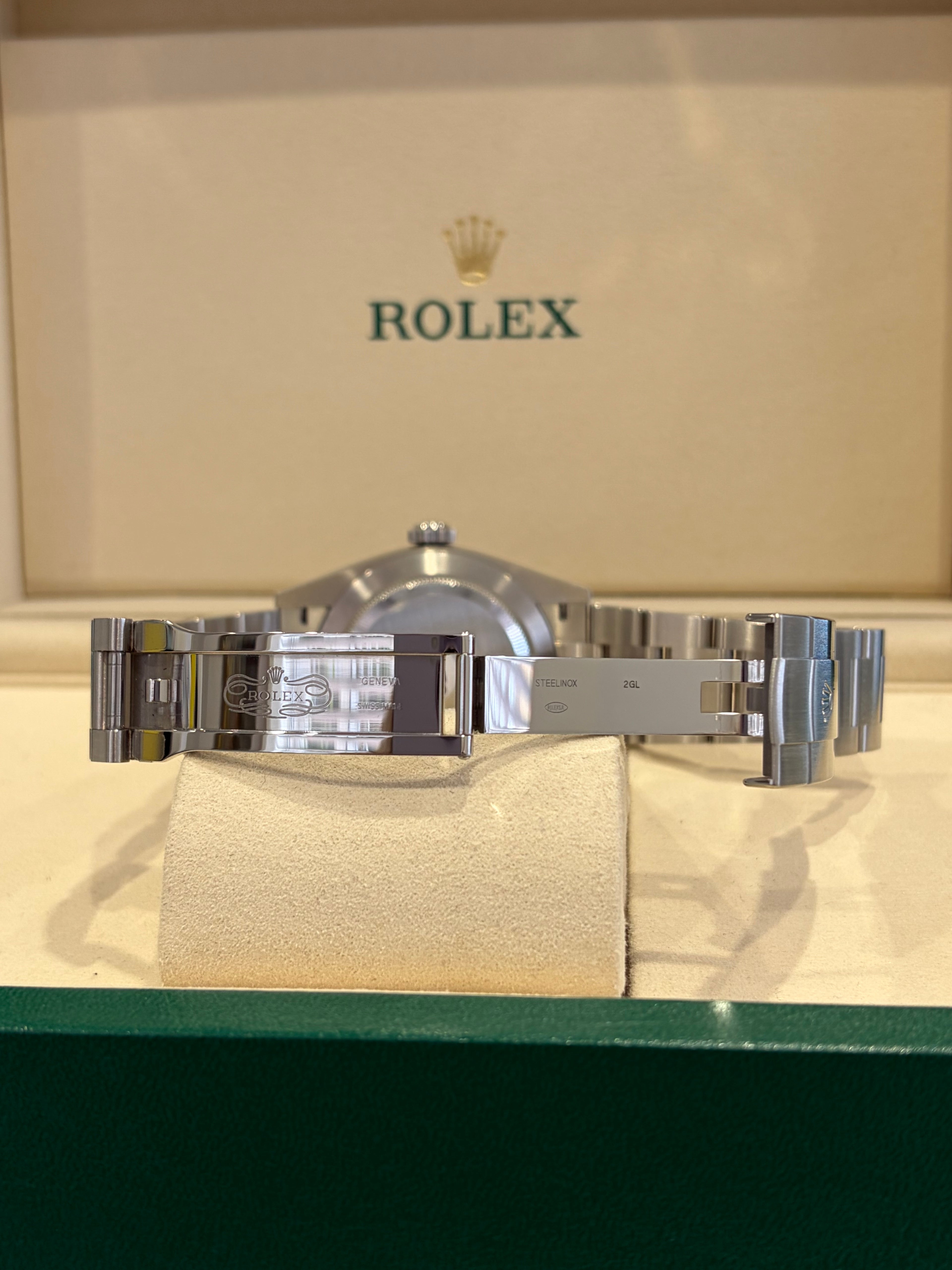 Rolex Oyster Perpetual 41mm “Pistachio” 2026 Box & papers Ref: 134300