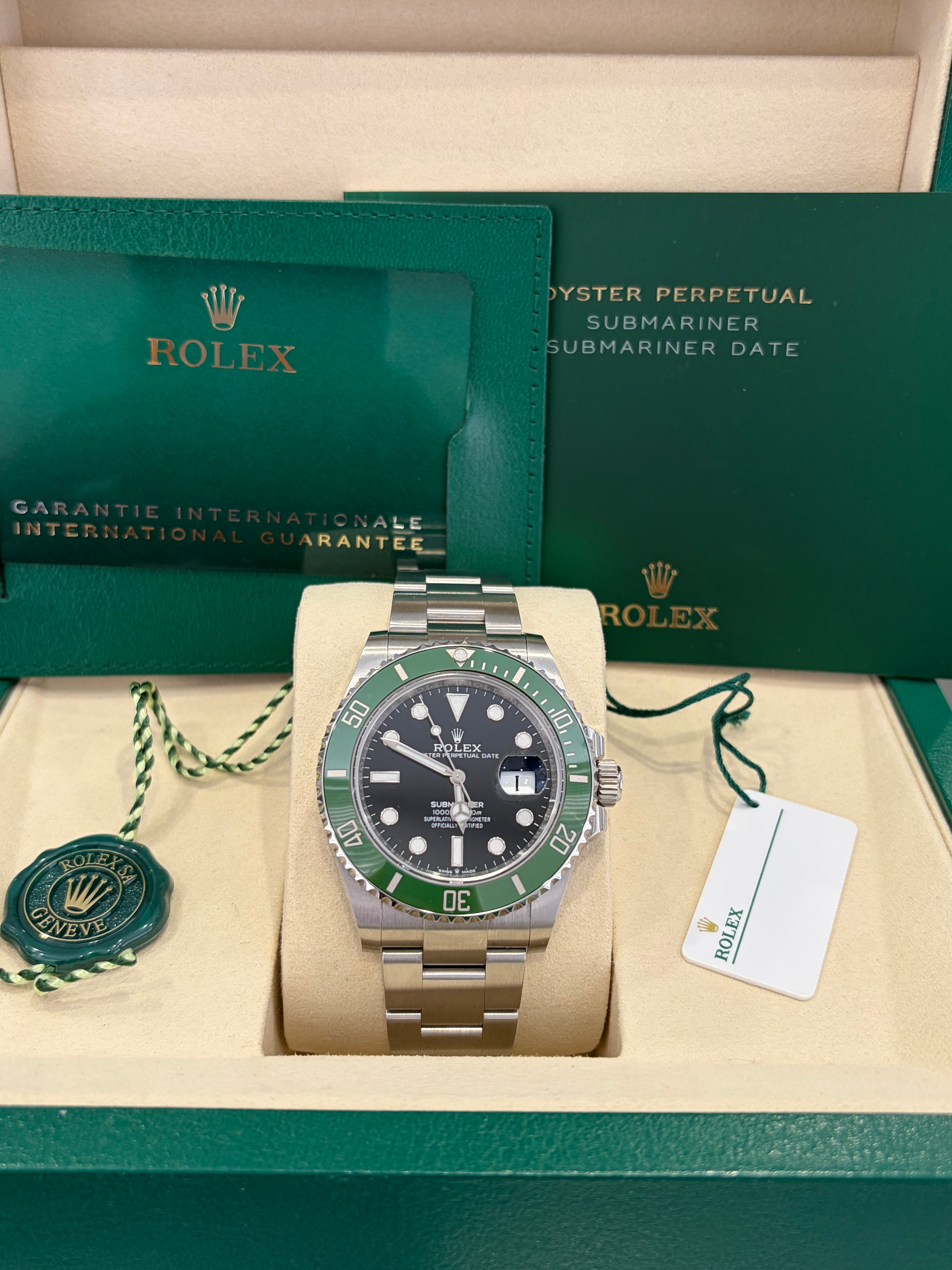 Rolex Submariner 126610LV “Starbucks” 2025 Box & Papers
