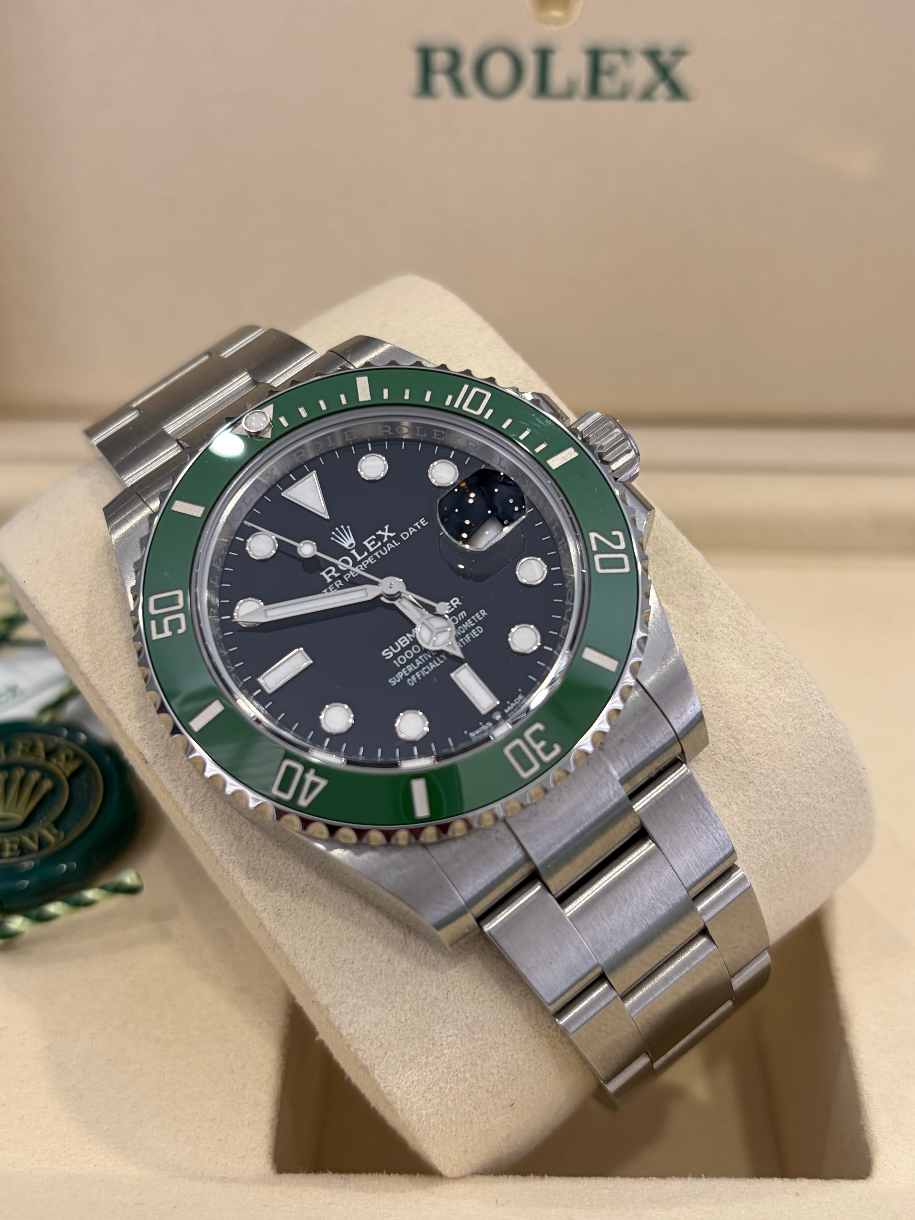 Rolex Submariner 126610LV “Starbucks” 2025 Box & Papers
